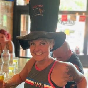 Meet your Posher, Chrissy